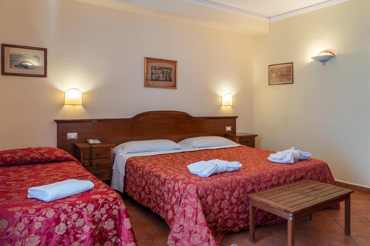 Hotel Mediterraneo Szirakúza Kültér fotó