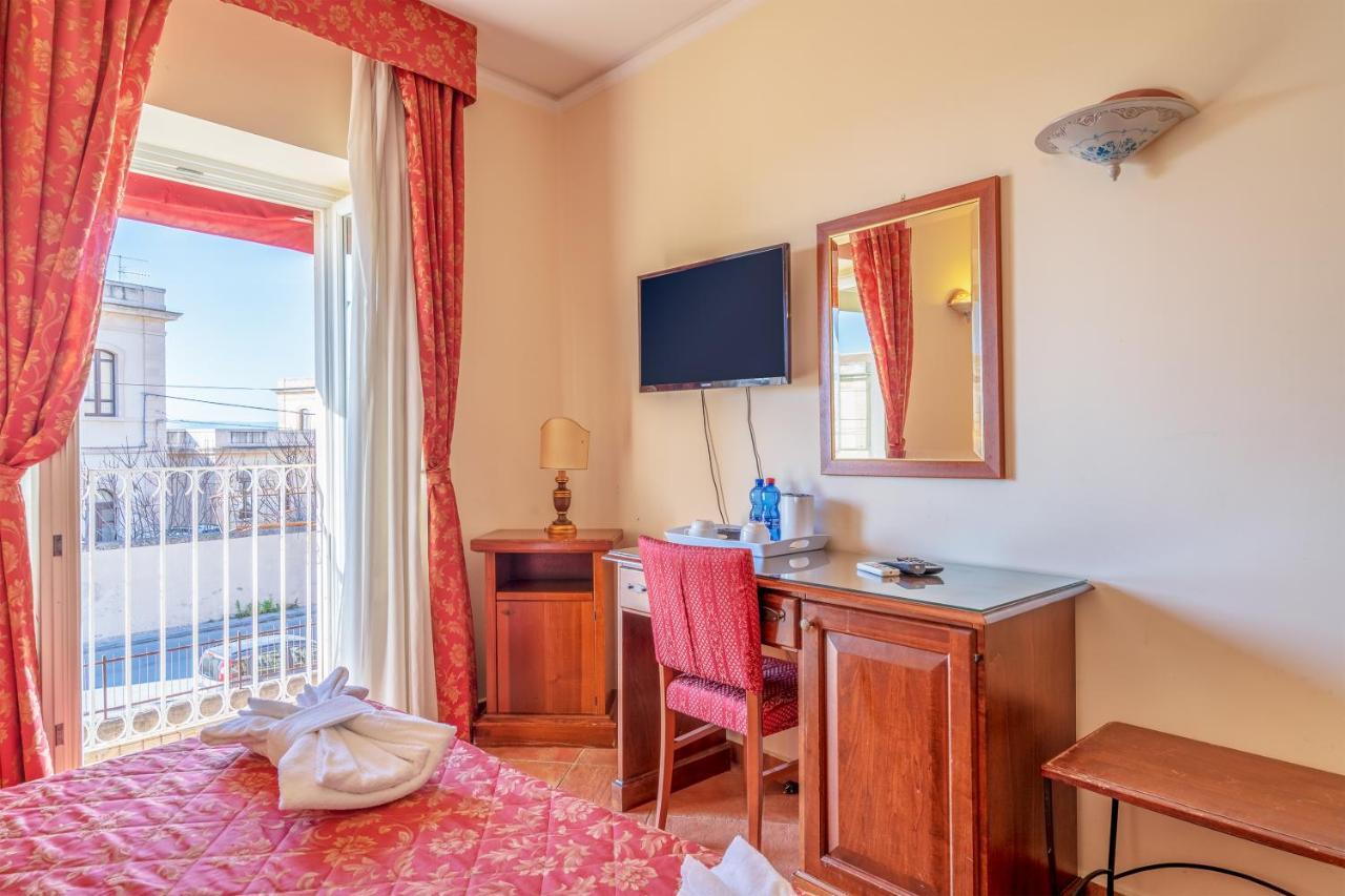 Hotel Mediterraneo Szirakúza Kültér fotó