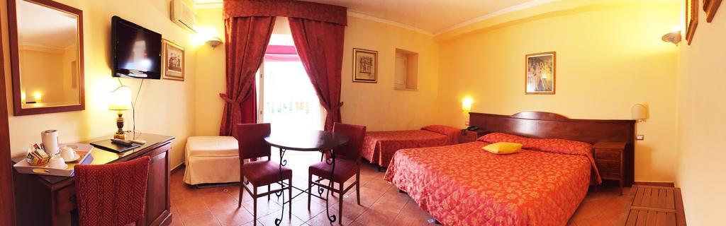Hotel Mediterraneo Szirakúza Kültér fotó